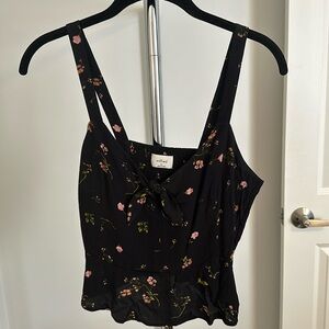 Aritiza / Wildred black floral print crop top